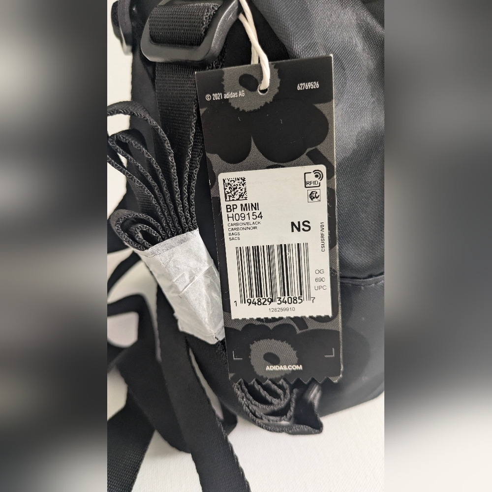 Adidas New Originals x Marimekko mini backpack in tonal black Gray floral print - Picture 5 of 10
